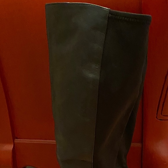 Women’s Boots - Picture 2 of 4